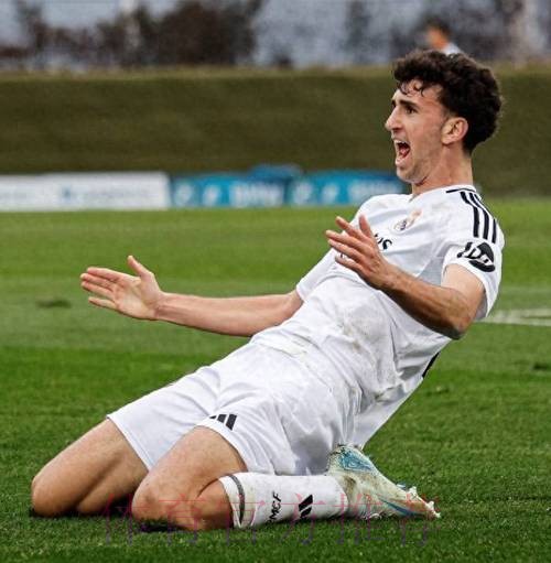 阿斯报:皇马后防线人手紧缺 17岁里瓦斯有望首秀 阿斯报:皇马后防线人手紧缺 17岁里瓦斯有望首秀